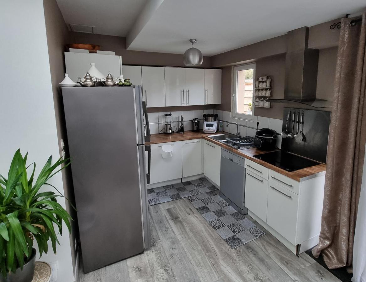 Oasis Citadine Terrasse Intime Jardin Privatif En Plein Centre Ville 70M2 Cambrai Esterno foto