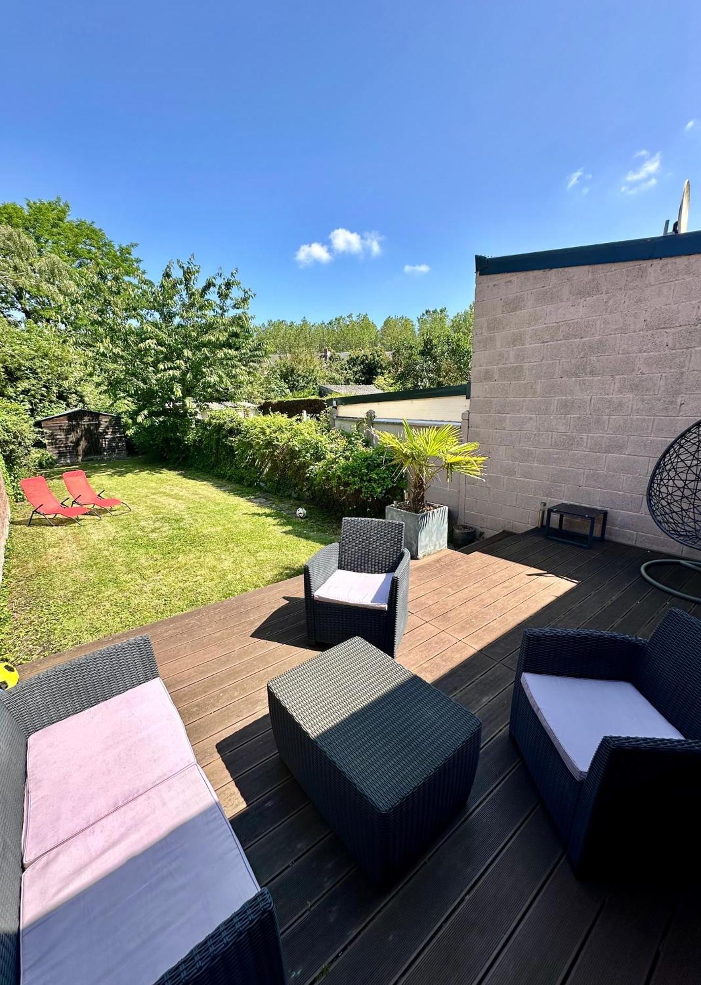 Oasis Citadine Terrasse Intime Jardin Privatif En Plein Centre Ville 70M2 Cambrai Esterno foto