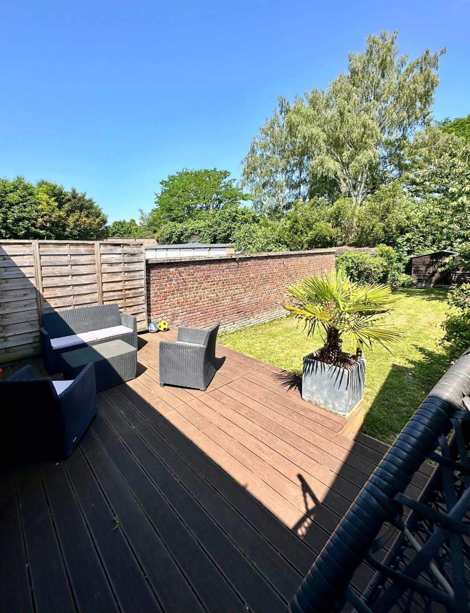 Oasis Citadine Terrasse Intime Jardin Privatif En Plein Centre Ville 70M2 Cambrai Esterno foto