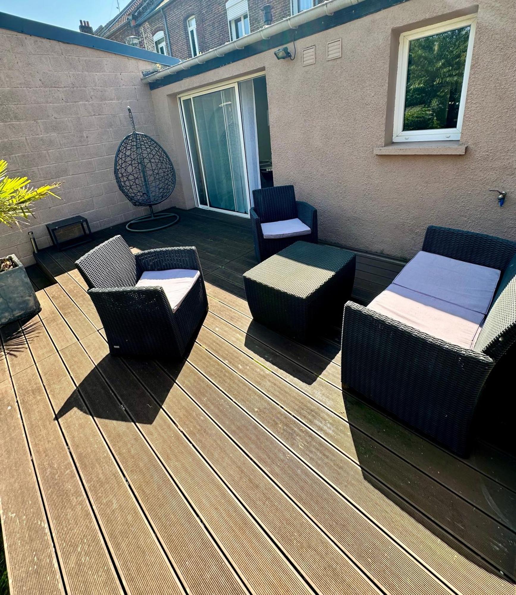 Oasis Citadine Terrasse Intime Jardin Privatif En Plein Centre Ville 70M2 Cambrai Esterno foto